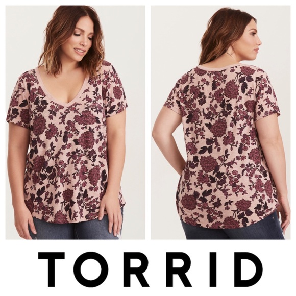 torrid Tops - Torrid floral pocket v neck shirt, size 1, NWT!